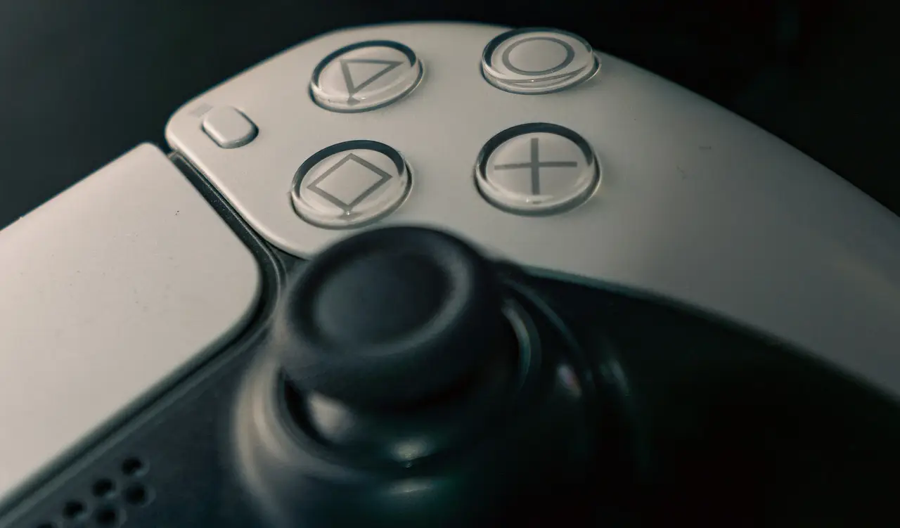 Jak podłączyć pada PS5 do PC? Sprawdź poradnik krok po kroku!